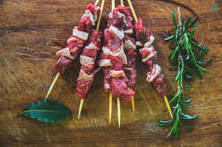 arrosticini-abruzzesi-fatti-a-mano.jpg