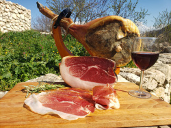 prosciutto di maiale nero d'abruzzo