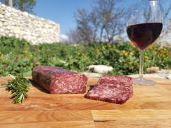 salame-aquilano-maiale-nero.jpg salame-aquilano-maiale-nero.jpg